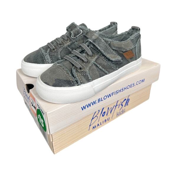 NWT Blowfish Malibu Gray Camo Canvas Kids Size 12 - Picture 1 of 9